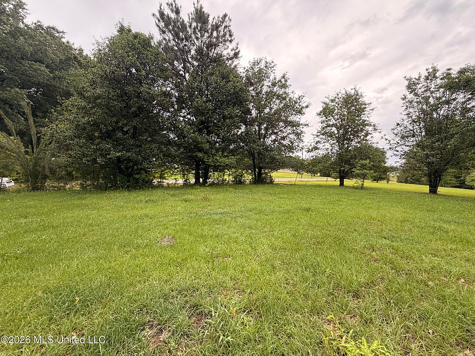 2nd image of 82 Sandpiper Rd