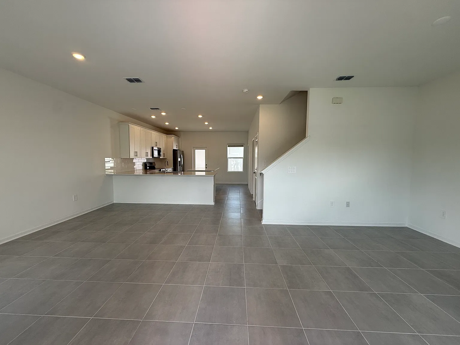 3 bed, 2.5 bath, 1615 sqft, $2,500 — Photo 2