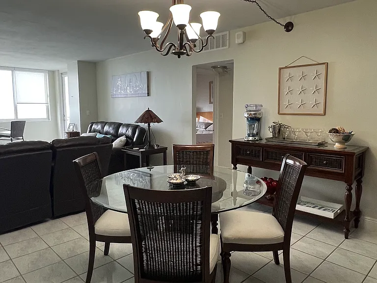 5005 Collins Ave #611 — Photo 11