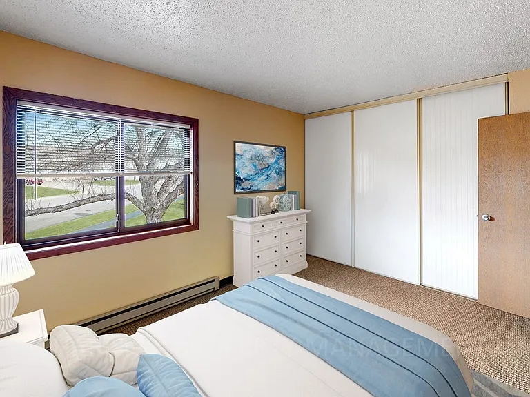 Missouri View Apartments — Photo 39