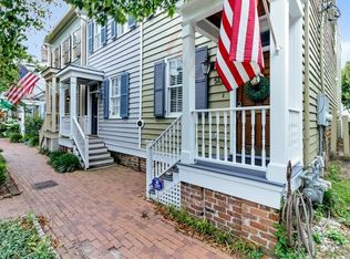 513 E Harris St, Savannah, GA 31401