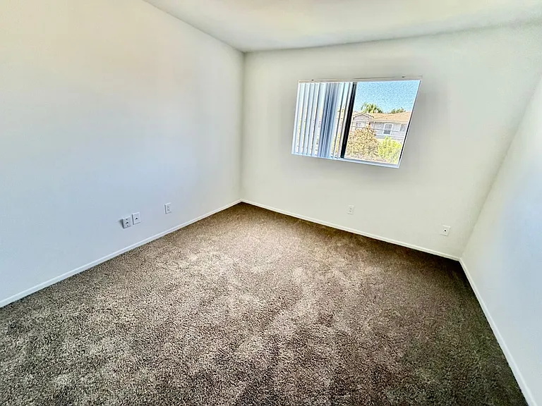 Lassen Apartments — Photo 18
