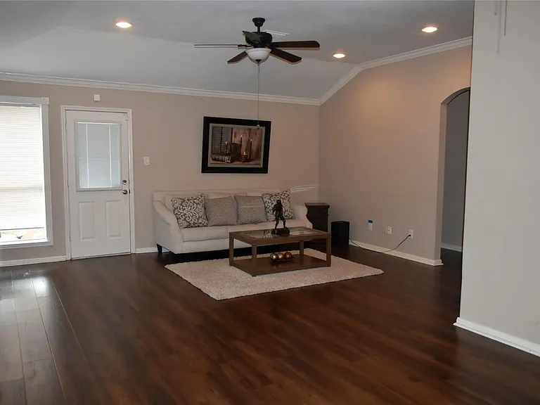 10519 N Newpark Dr — Photo 5