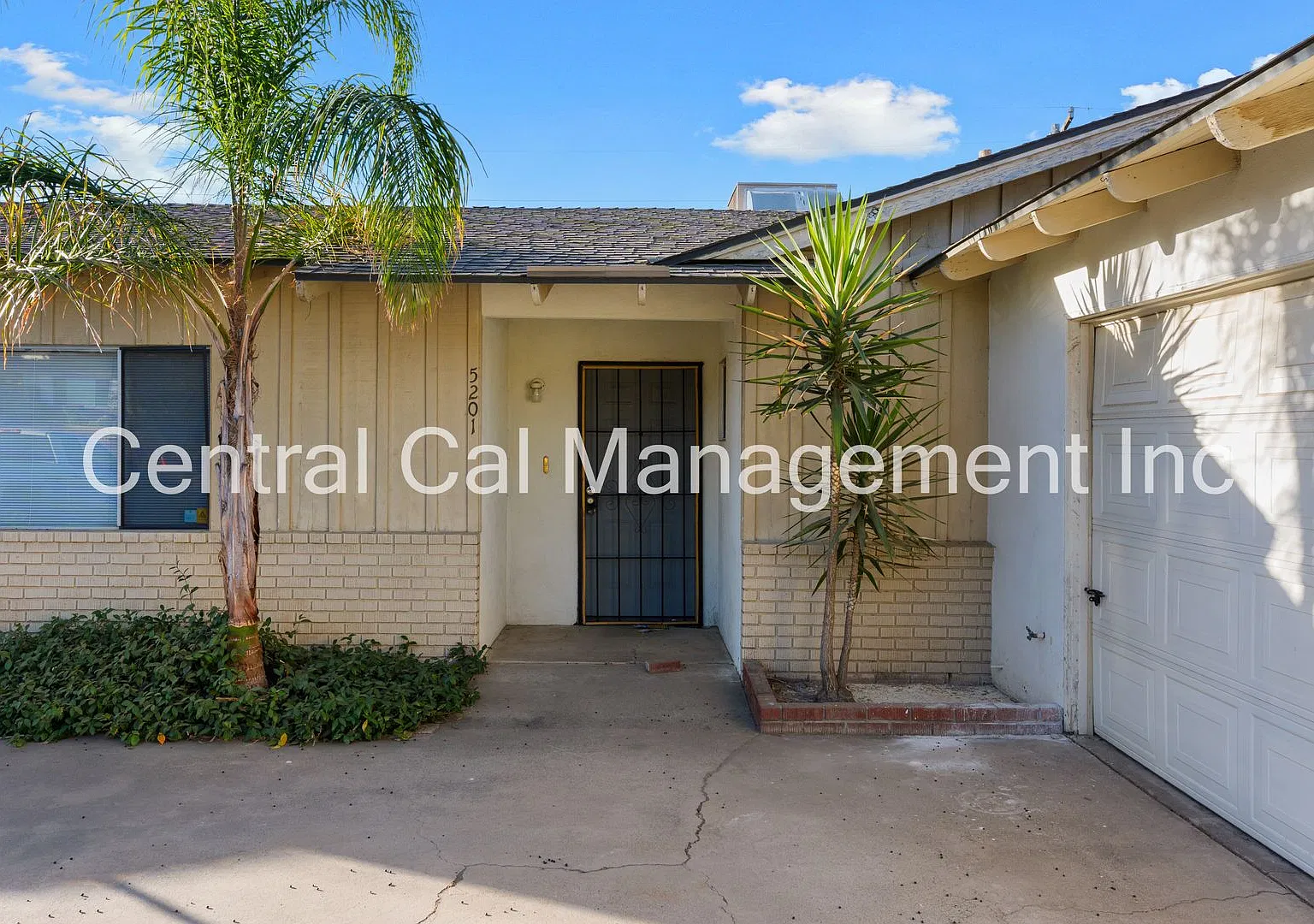 3 Bedroom/2 Bath Home - $2125 Per Month! — Photo 2