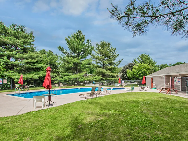 2703 Mill Pond Dr — Photo 15