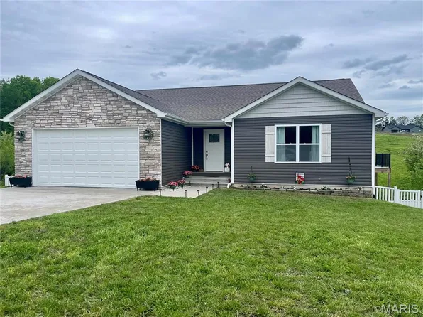 210 Boardwalk Ct, Union, MO 63084
