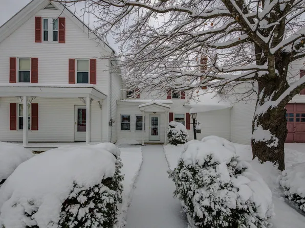14 Old County Road, Hebron, ME 04238