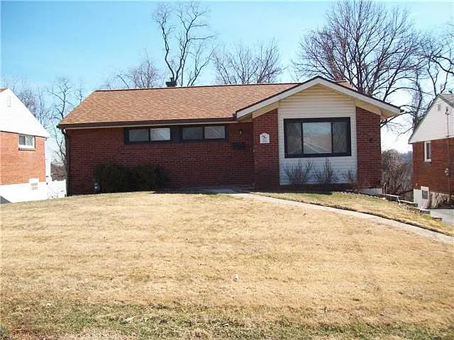 250 Kingston Dr photo 1