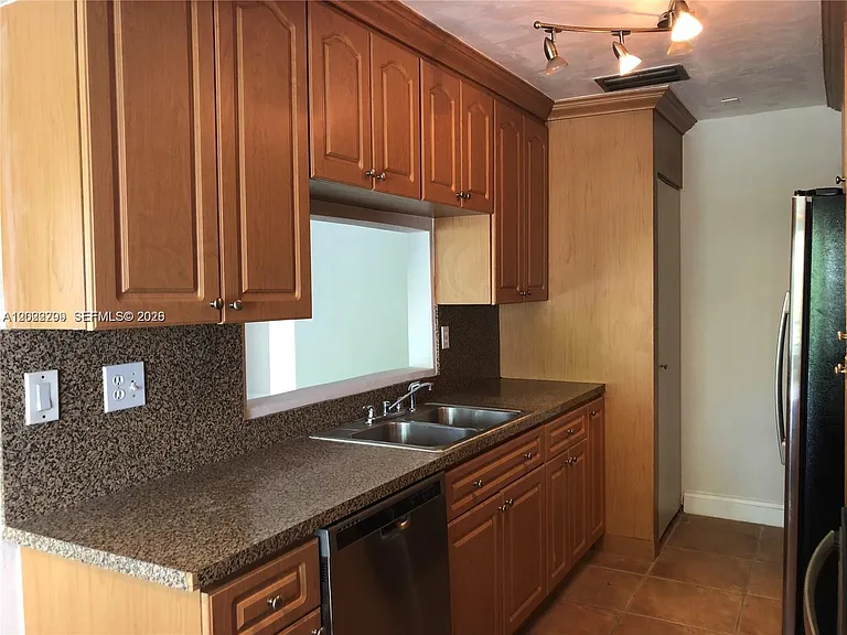 12037 SW 110th Street Cir S #12037 — Photo 5