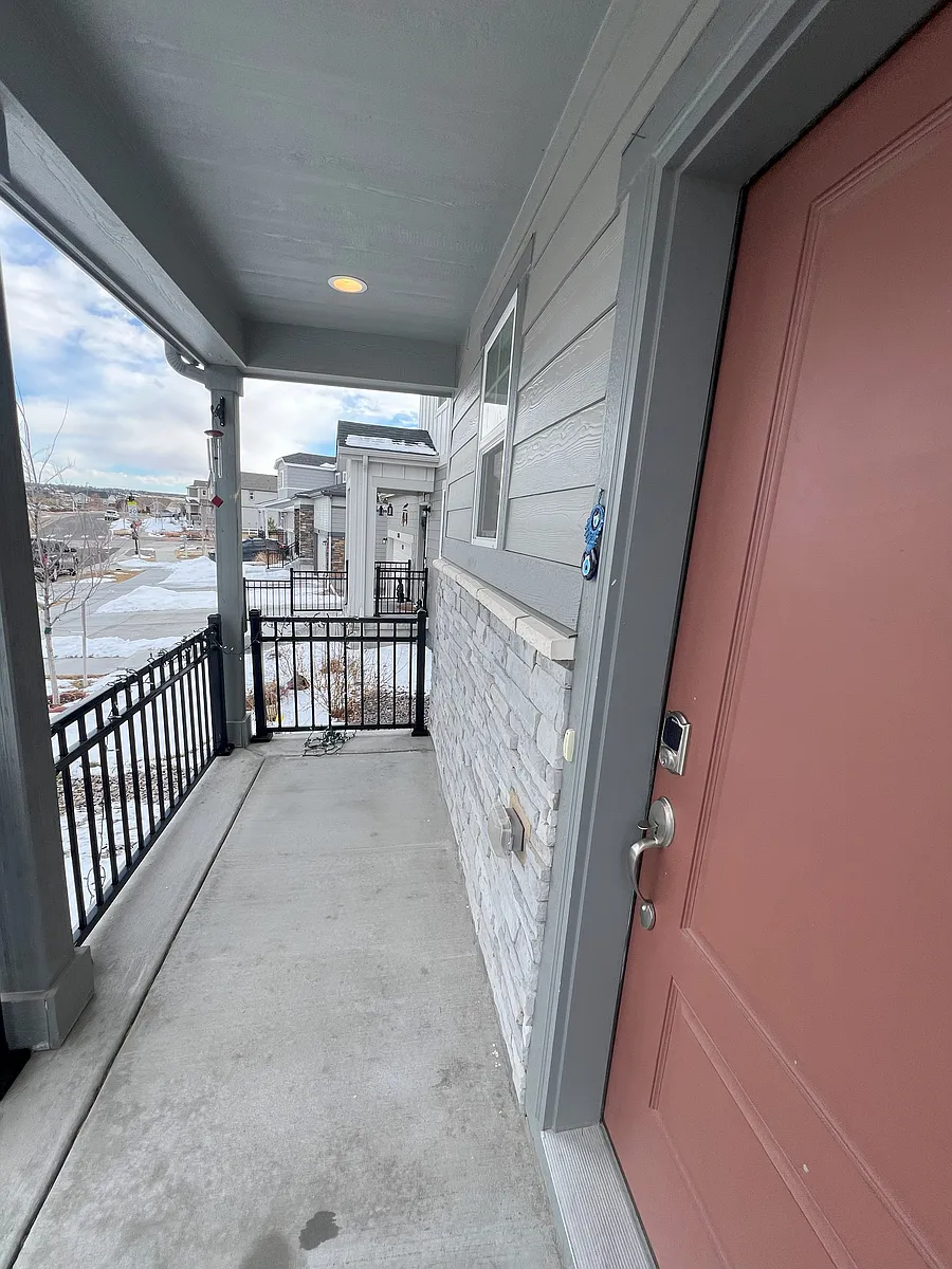 Building Photo - 17564 Sadler Ln
