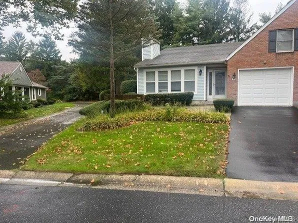 70 Hearthside Drive #N/A, Mount Sinai, NY 11766