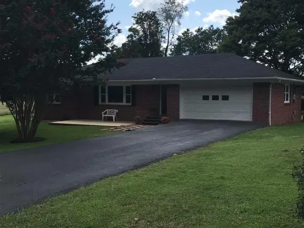 1164 Moodyville Loop, Byrdstown, TN 38549