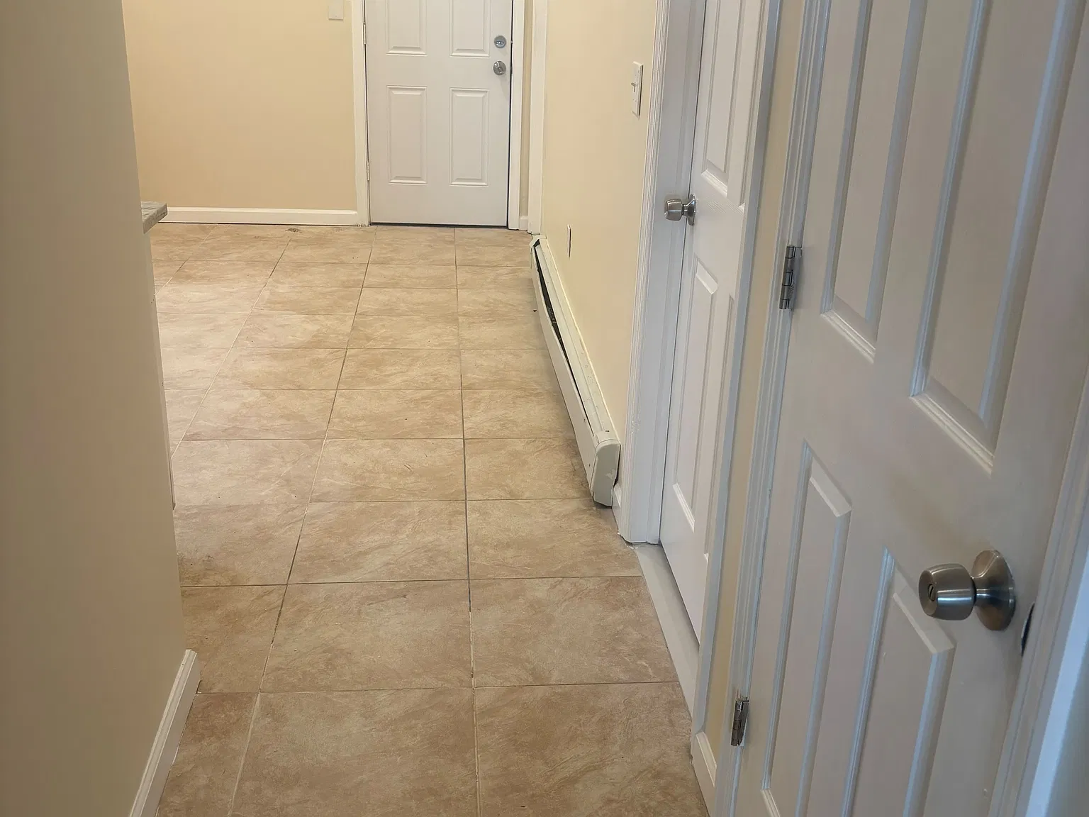 4 bed, $2,700 — Photo 2