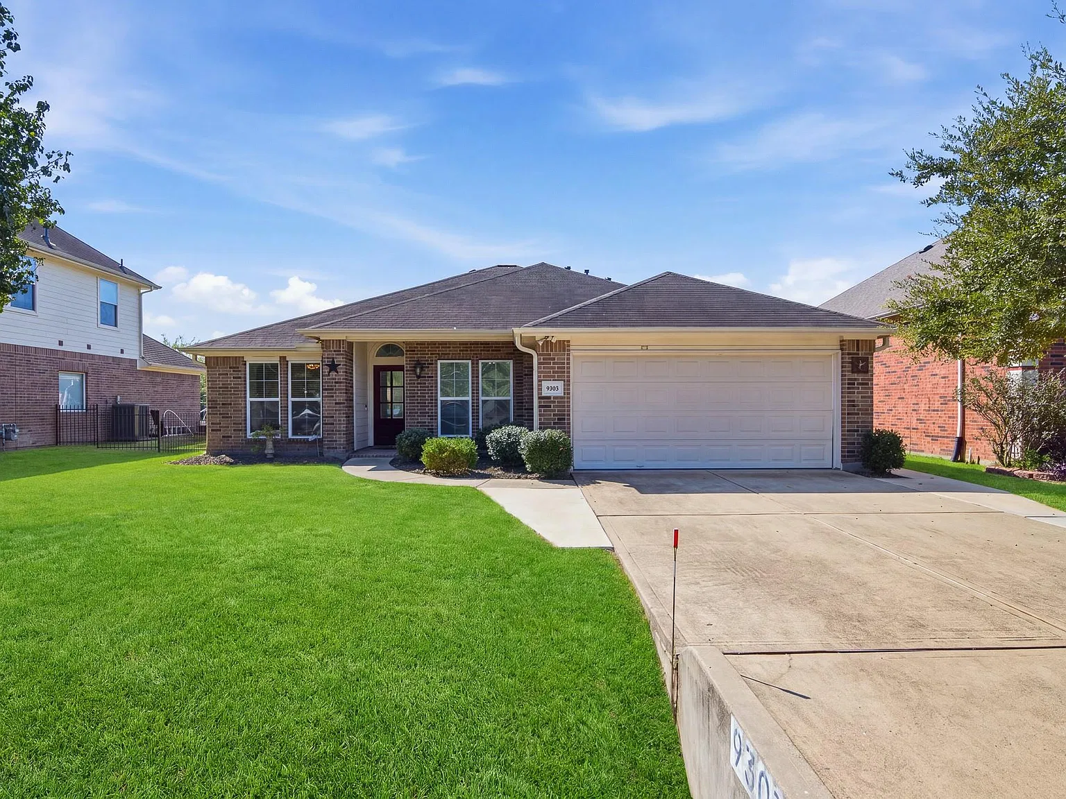 3 bed, 2.0 bath, 1716 sqft, $2,200 — Photo 3
