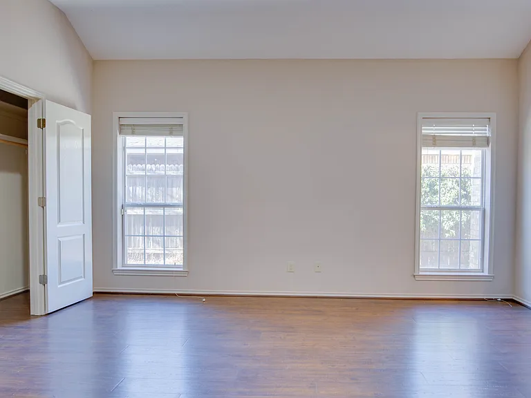 3203 Southridge Ct — Photo 9