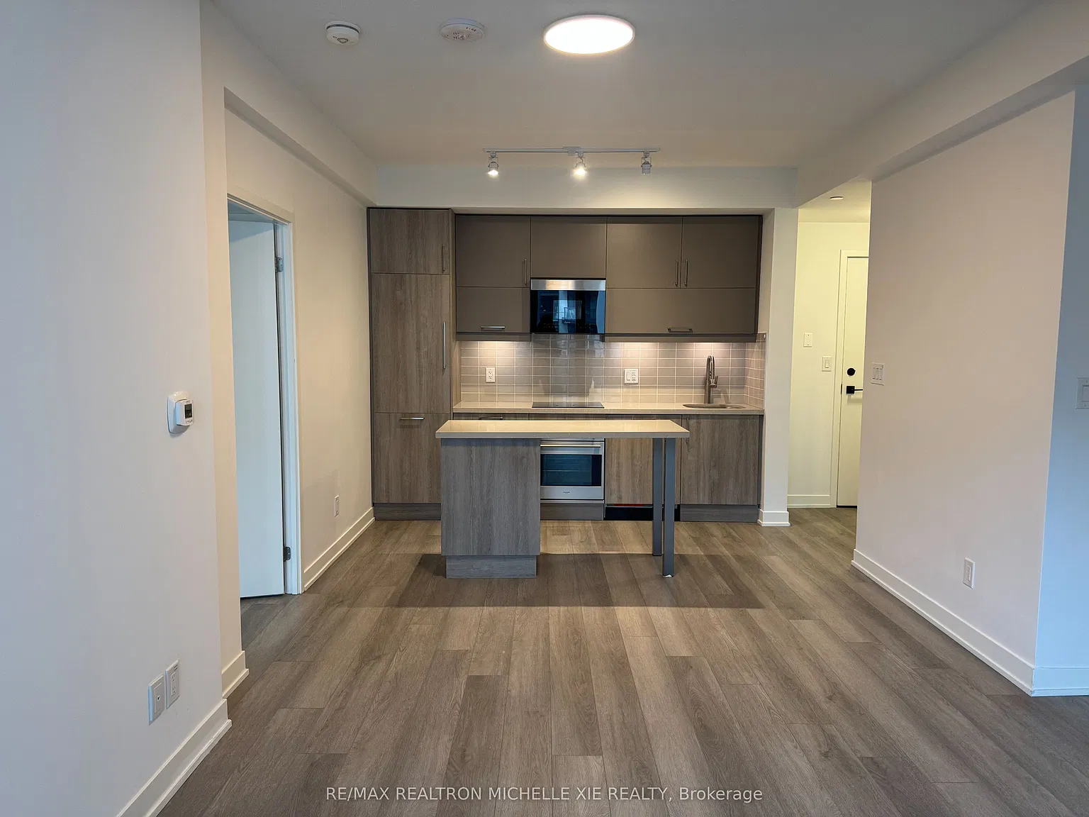 2 bed, $2,500 — Photo 3