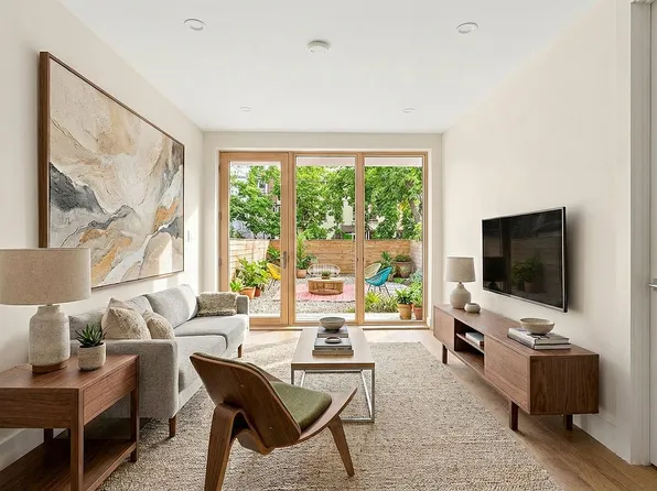 674 Hancock St #1R, Brooklyn, NY 11233