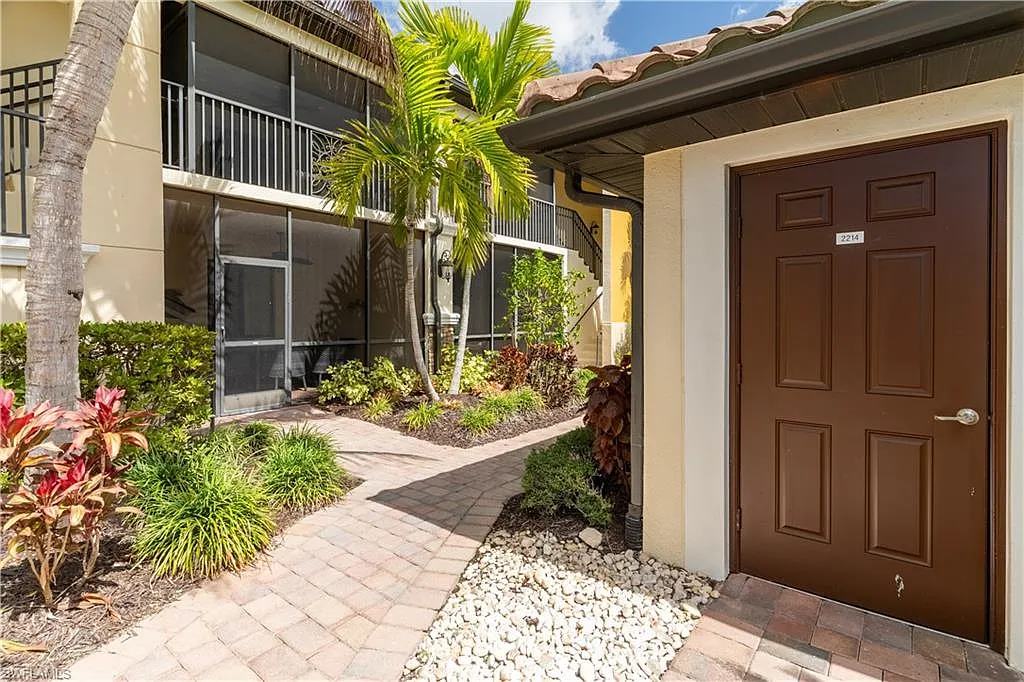 2 bed, 2.0 bath, 1454 sqft, $7,000 — Photo 2