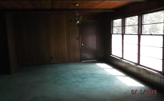 4th image of 6721 Everett Ave