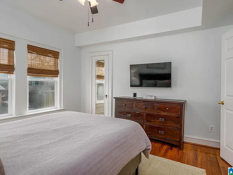 2242 Arlington Ave S #9 — Photo 17