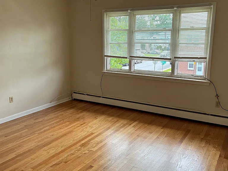 700 Roselle St — Photo 12