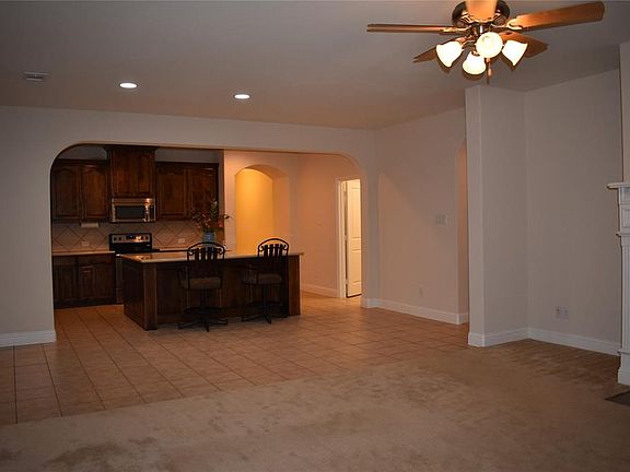 4th image of 1008 Llano Falls Dr