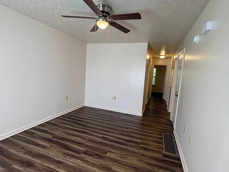 107 Madison Spgs — Photo 3