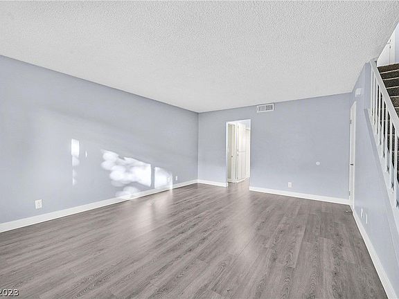 5th image of 2876 Klinger Cir #3