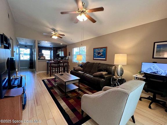 4th image of 2326 Talmadge Dr