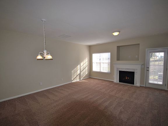 4th image of 504 Summer Breeze Dr
