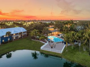 2602 Fountain View Cir, Naples, FL 34109