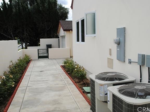 4th image of 602 W Naomi Ave