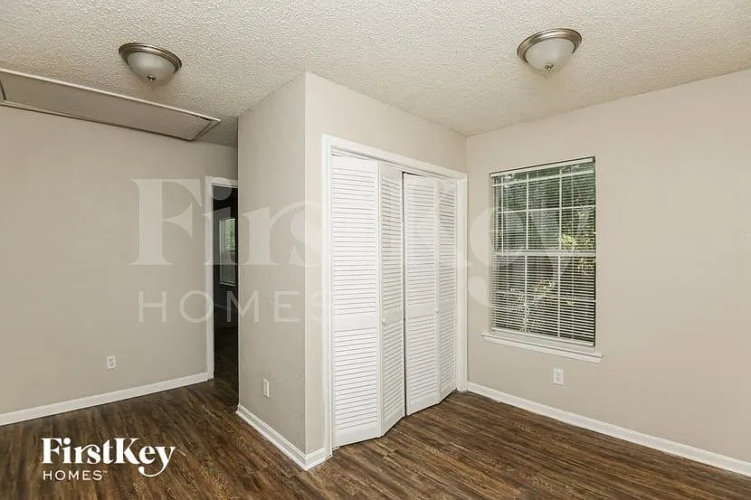 3 bed, 2.0 bath, 1442 sqft, $1,435 — Photo 4