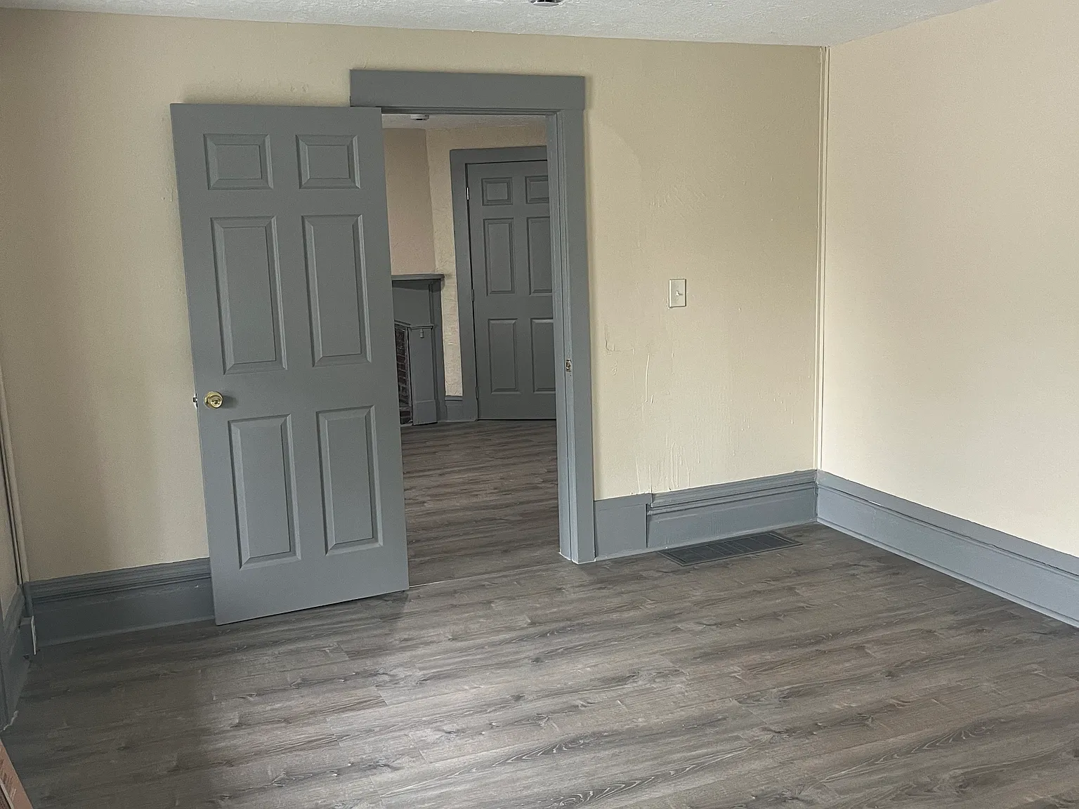 3 bed, $1,200 — Photo 4