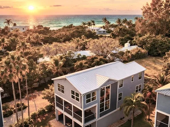 6330 Laguna Dr, Longboat Key, FL 34228