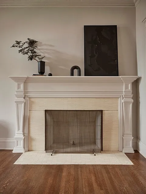 College Club Apartments — Photo 3