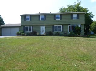 33 Red Lion Rd, Henrietta, NY 14467
