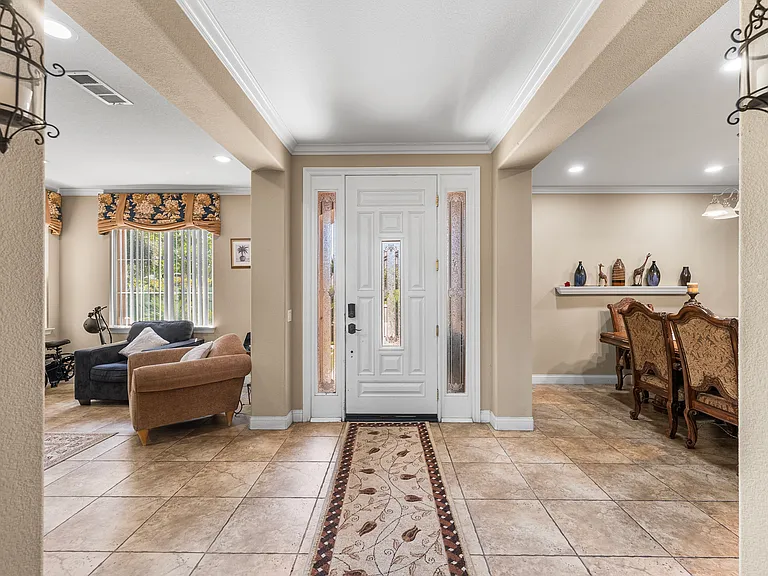 44256 Dahlia St — Photo 4