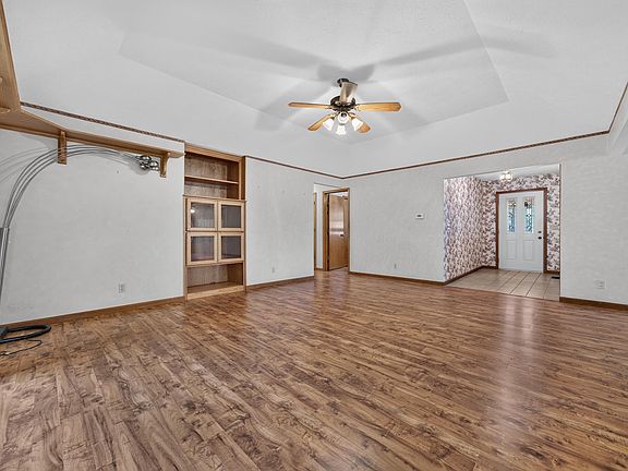 5th image of 206 Harrison Ct