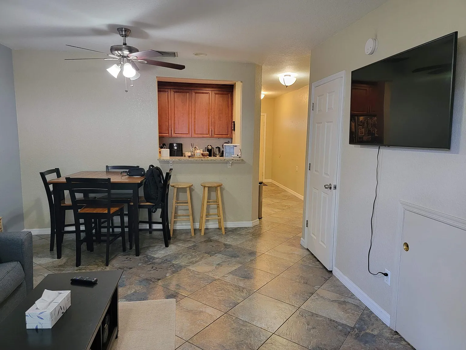 2 bed, 2.5 bath, 1278 sqft, $3,000 — Photo 4