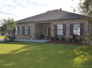 121 Highland Ave, Belle Chasse, LA 70037