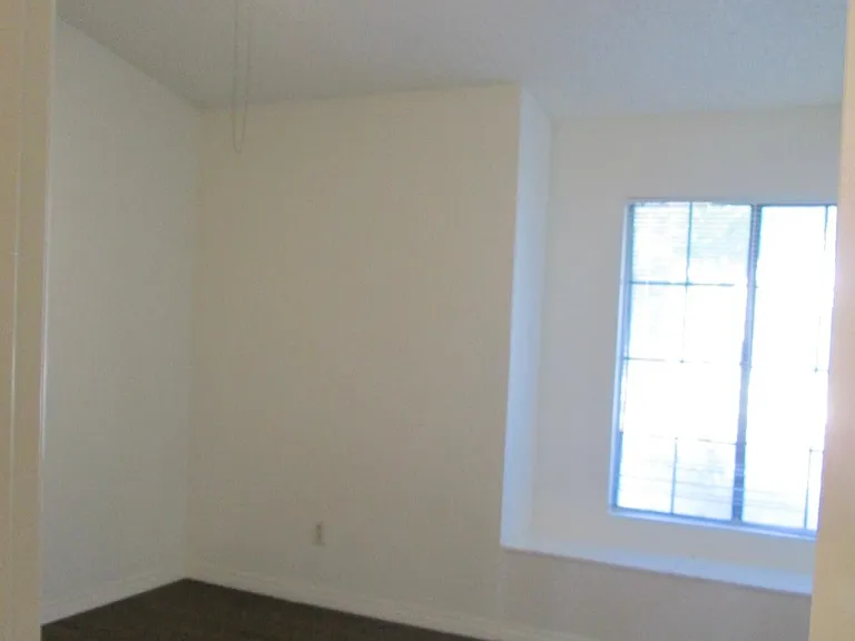824 Ashley Way — Photo 9