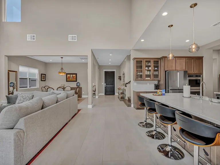 619 Camargue Trl — Photo 5