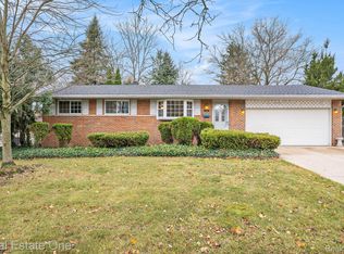 926 Byron Dr, Milford, MI