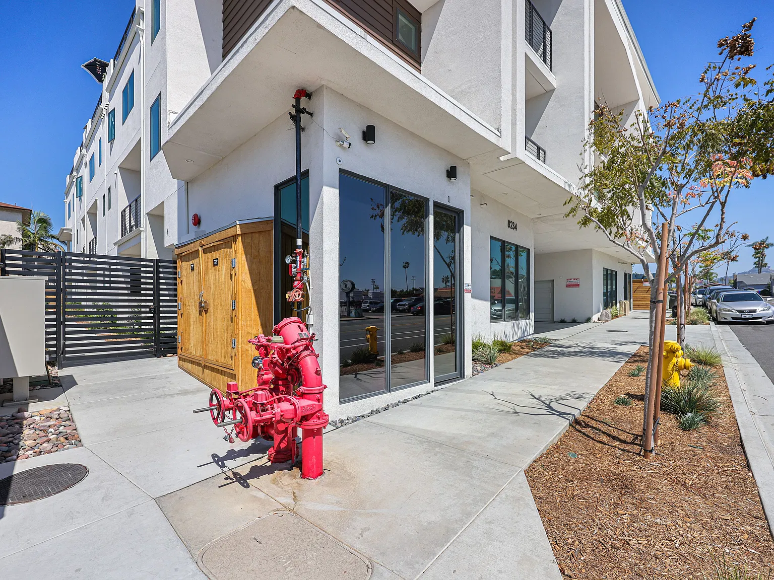 University Row Homes — Photo 4