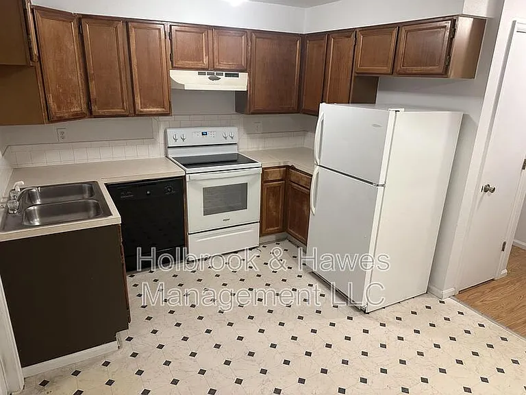 4887 Basswood Dr — Photo 9