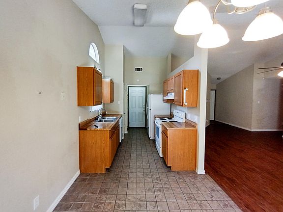 Gorgeous vaulted ceilings