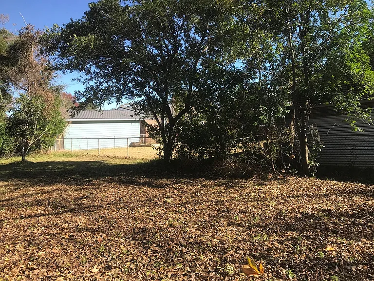 1221 Eastwood Ave — Photo 27