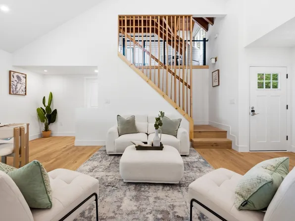 6 Amherst Rd, Hopkinton, MA 01748