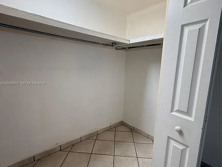 561 W 39th St — Photo 25